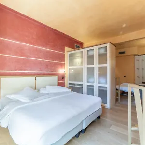 4* Отель Hotiday Discovery -